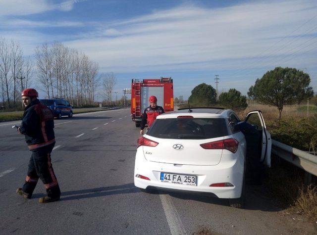 TEM otoyolu kavşağında trafik kazası: 2 yaralı