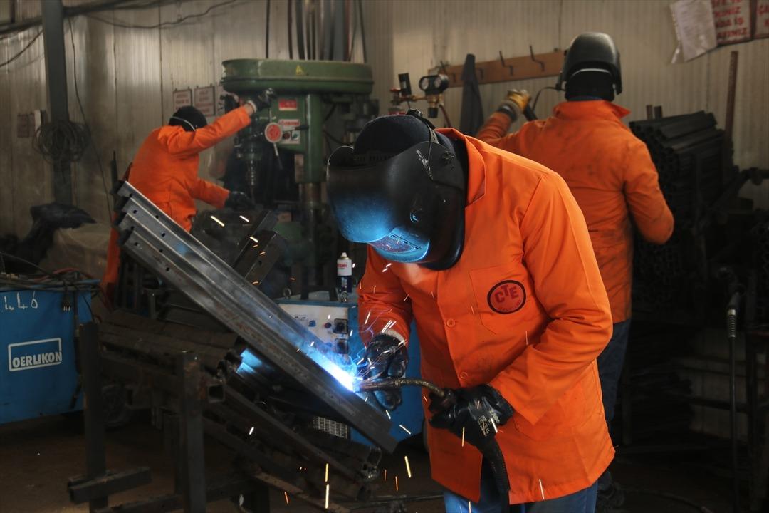 Burada &ccedil;alışanların hepsi h&uuml;k&uuml;ml&uuml;