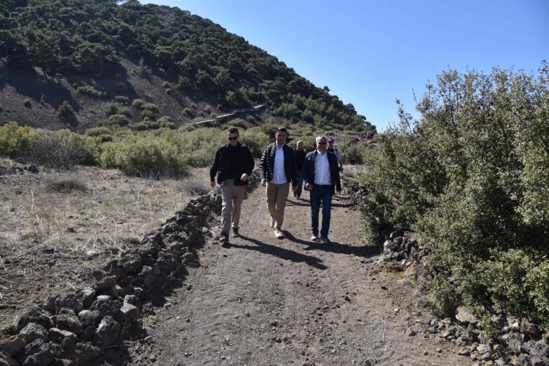 Vali Deniz, Kula&rsquo;nın doğal g&uuml;zelliklerini inceledi