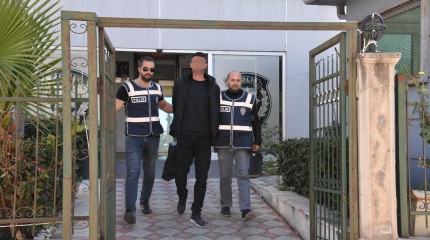 Antalya&rsquo;da polisleri bı&ccedil;akla yaralayan saldırgan yakalandı