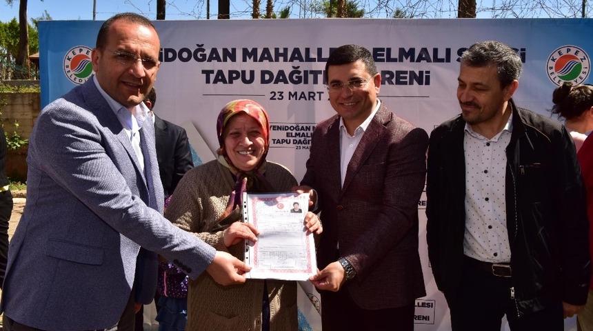 Elmalı sitesinde tapu sevinci