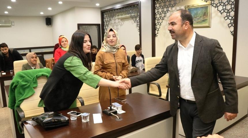 Başkan Nihat &Ccedil;ift&ccedil;i B&uuml;y&uuml;kşehir Belediyesi gen&ccedil;liği ile bir araya geldi