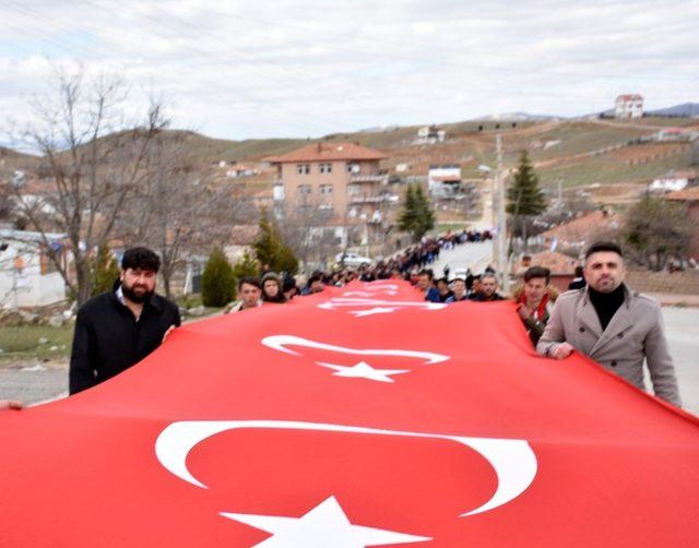 AK Parti’nin Bahşılı’daki mitingine binlerce kişi katıldı