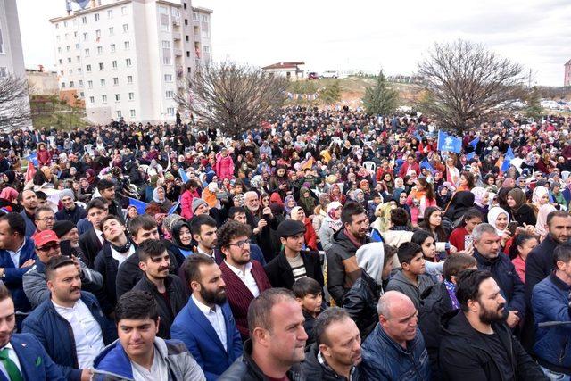 AK Parti’nin Bahşılı’daki mitingine binlerce kişi katıldı