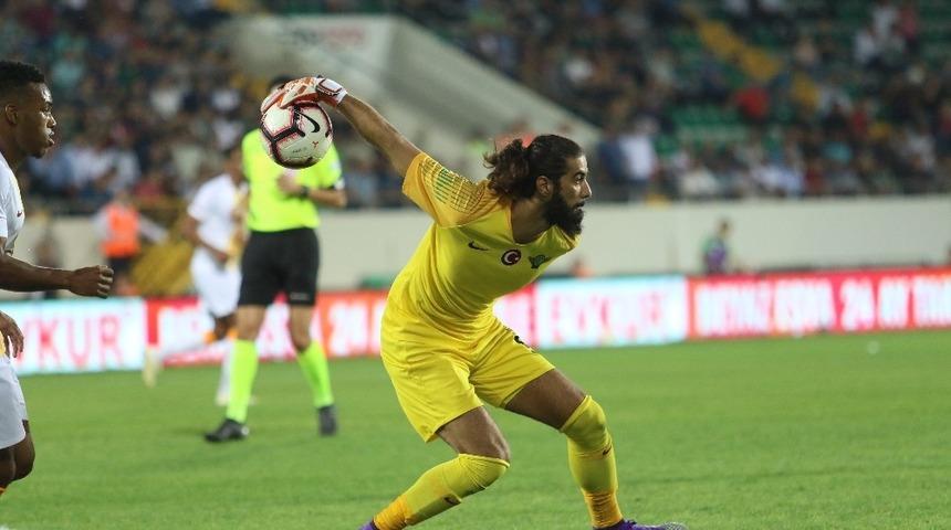 Akhisarspor&rsquo;da kaleci Faith &Ouml;zt&uuml;rk&rsquo;e af geldi
