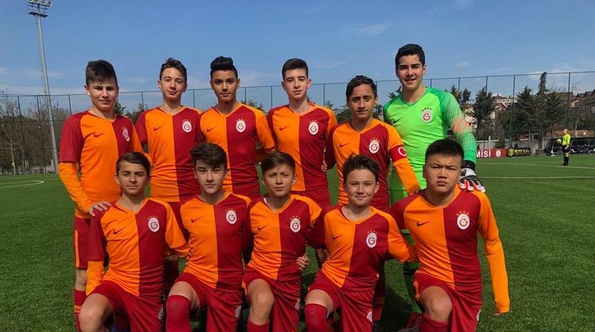 Galatasaraylı Beknaz Almazbekov'dan fair-play örneği