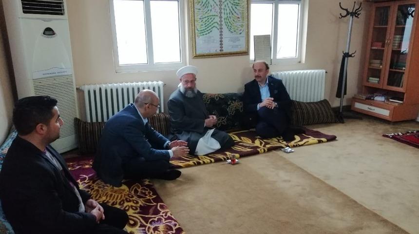 Vali Erin cinayet b&ouml;lgesinde incelemede bulundu