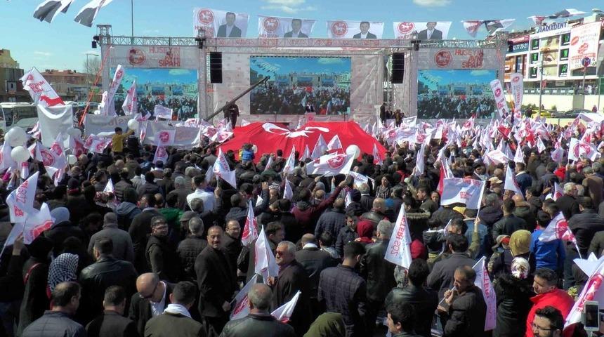 &Ccedil;ekmek&ouml;y&rsquo;de DP adayı H&uuml;seyin Avni Sipahi&rsquo;den g&ouml;vde g&ouml;sterisi
