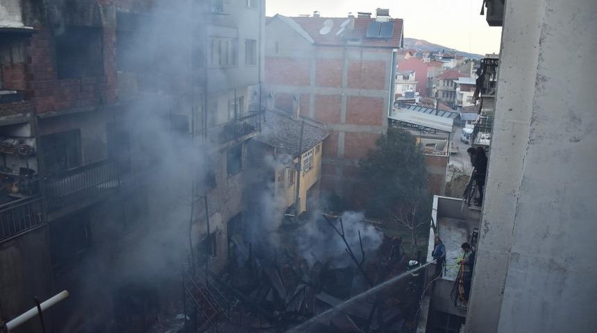 Aydın&rsquo;da bir mahalle komple yanmaktan kurtuldu