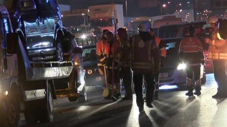Zeytinburnu'nda aynı noktada iki kaza: Yaralılar var!
