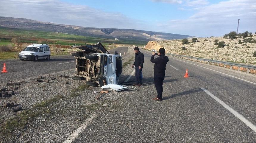 Yoldan &ccedil;ıkan otomobil takla attı: 1 yaralı
