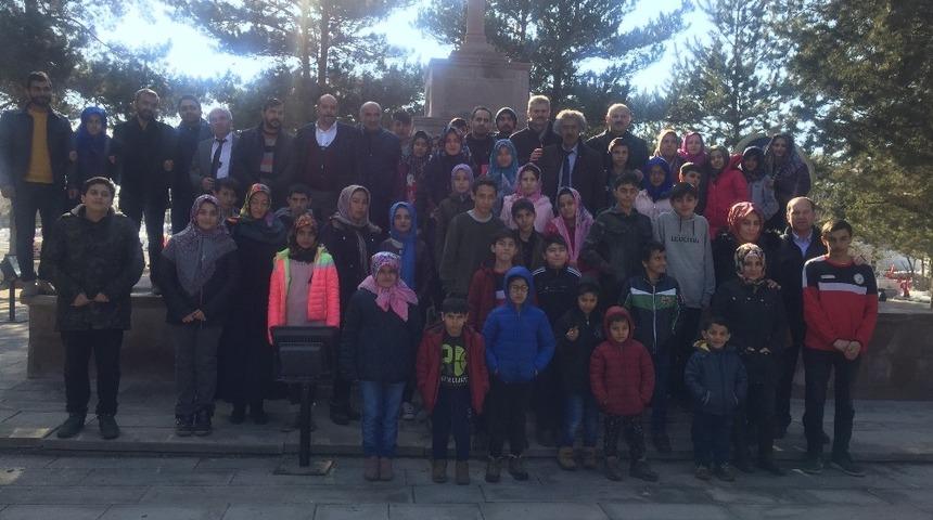 Devlet korumasındaki çocuklardan şehitliklere ziyaret