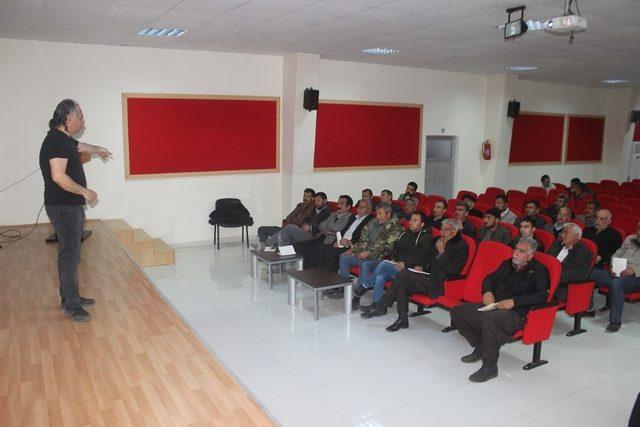 Yavuzeli’nde sandık başkanlarına seçim eğitim semineri verildi