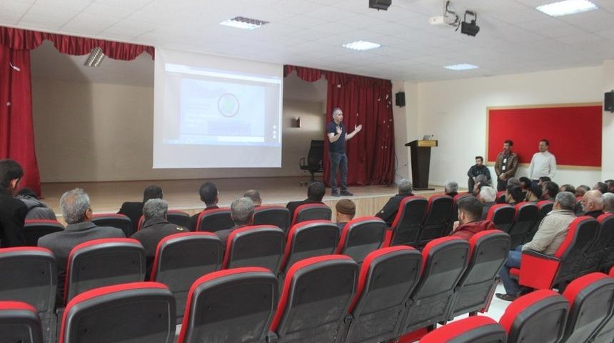 Yavuzeli’nde sandık başkanlarına seçim eğitim semineri verildi