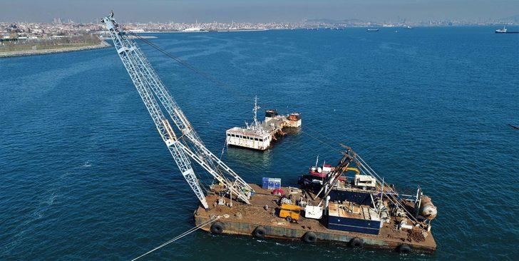 Denizin ortasına dev vinç kuruldu G1