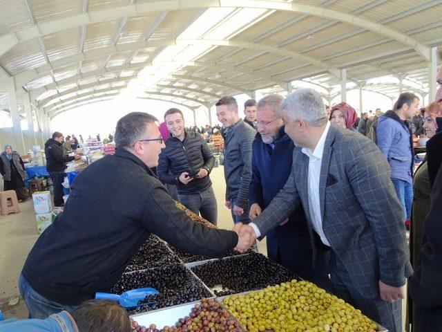 Başkan Çalışkan, pazarcı esnafını ziyaret etti