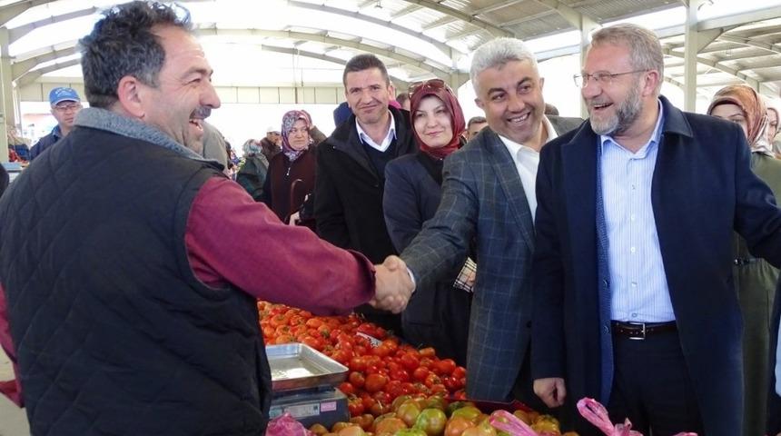 Başkan &Ccedil;alışkan, pazarcı esnafını ziyaret etti