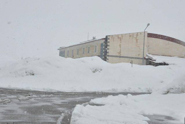 Bitlis'te 99 köy yolu ulaşıma kapandı