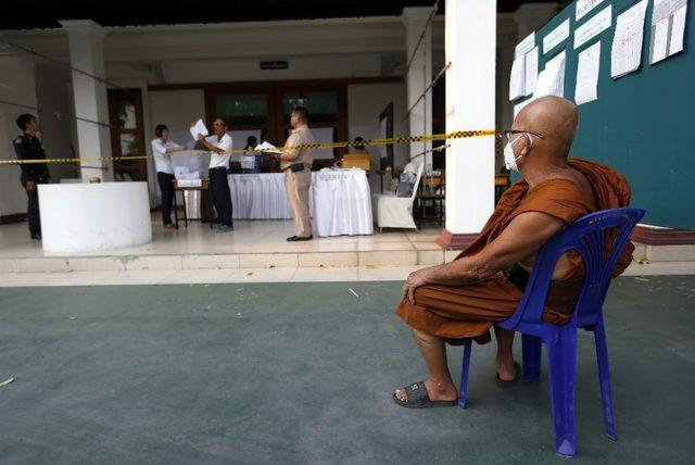 Tayland seçim sonuçları ertelendi