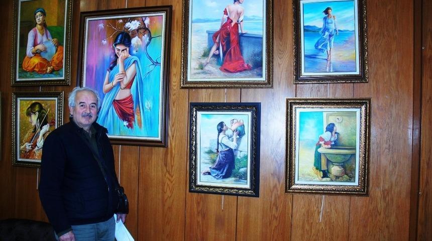 Adanalı Bob Ross resimlerini sergiledi