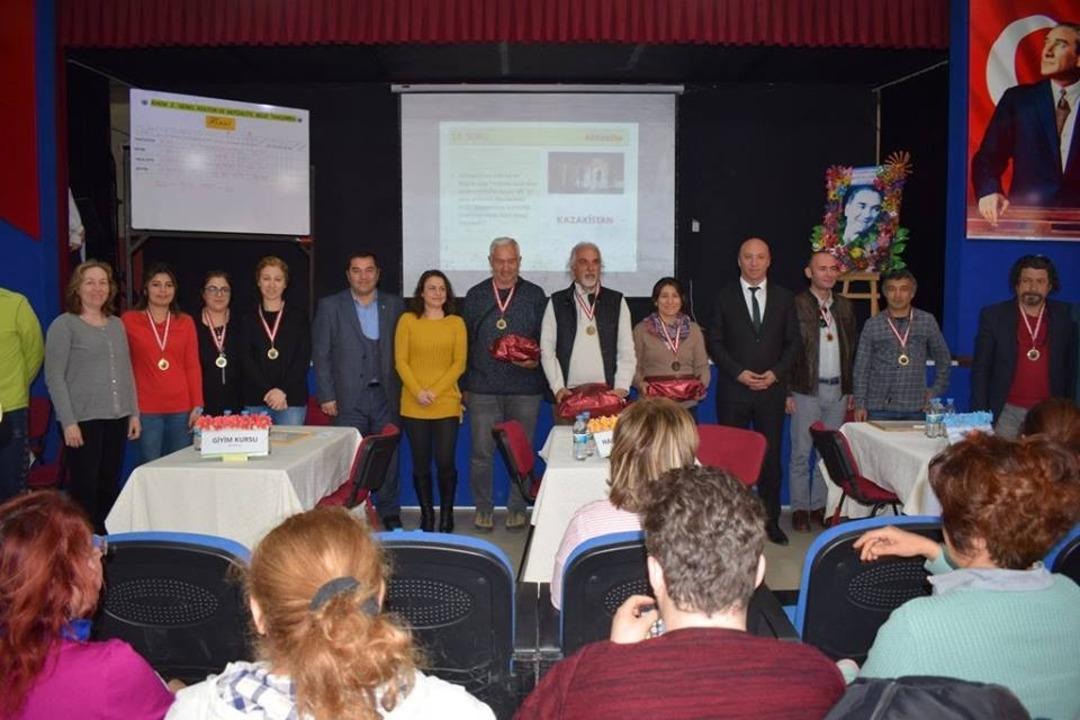 Ayvalık HEM&rsquo;de bilgiler yarıştı