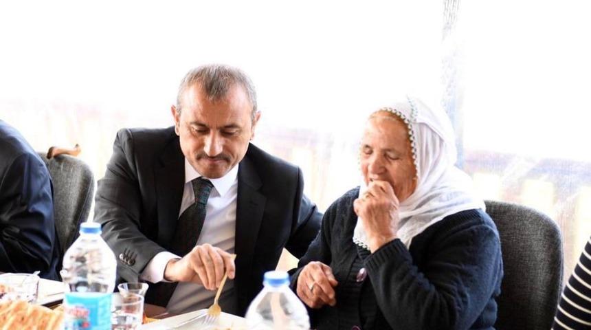 Vali Sonel, şehit aileleri ve gazilerle bir araya geldi