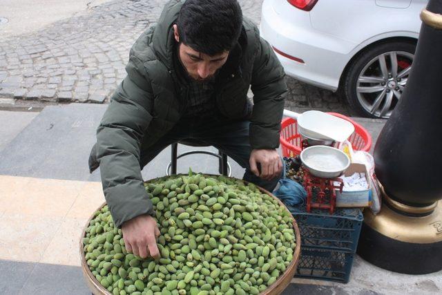 Çağla tezgahlardaki yerini almaya başladı