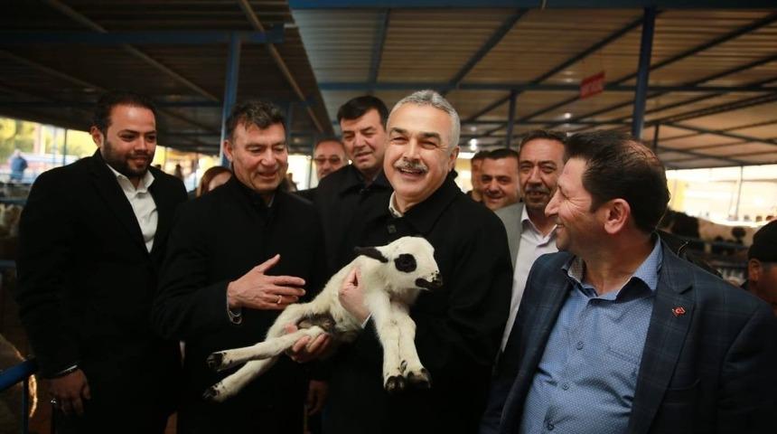 Mustafa Savaş&rsquo;a dalama hayvan pazarında yoğun ilgi