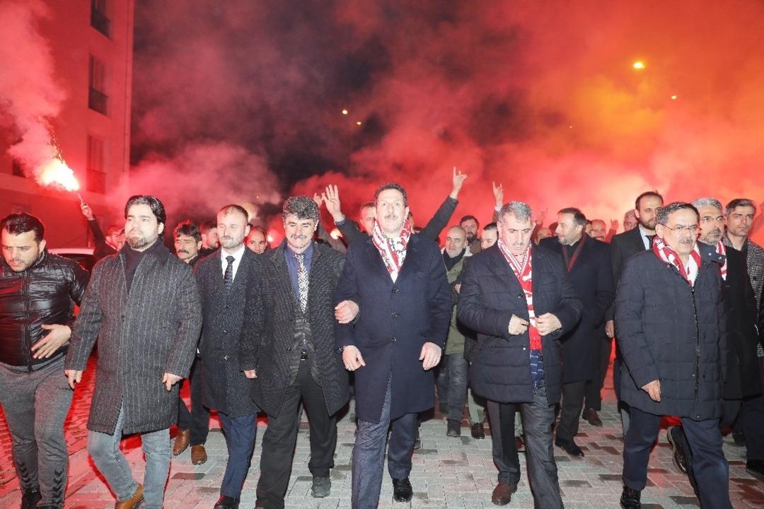 Tok: &ldquo;Biz projelerimizle konuşuyoruz&rdquo;