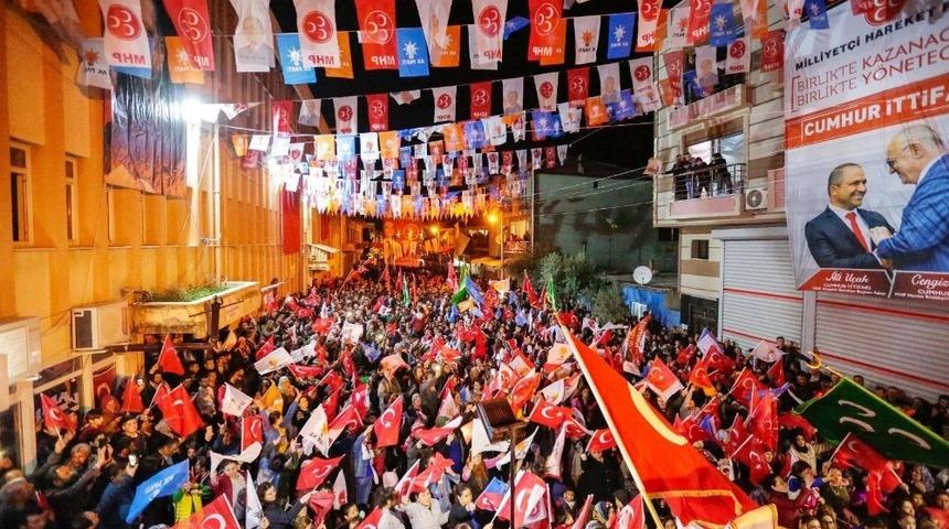 Başkan U&ccedil;ak Yeşilyurt Mahallesinde vatandaşlarla buluştu