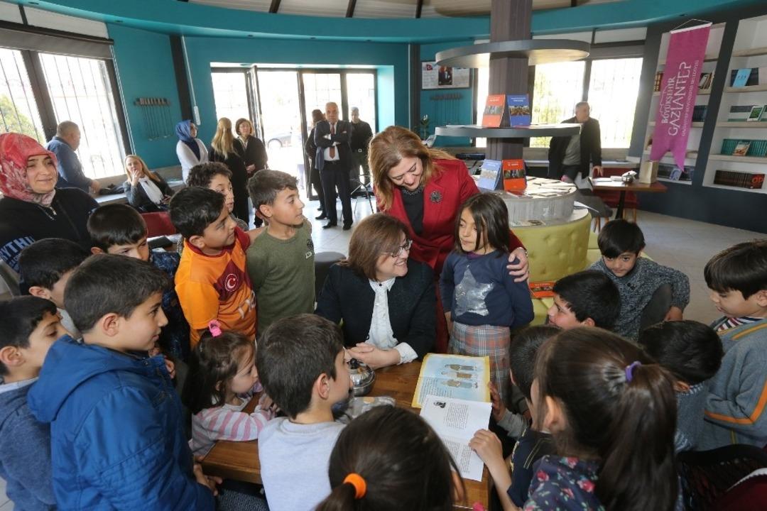 B&uuml;y&uuml;kşehir&rsquo;den 8 mahalleye millet kıraathanesi