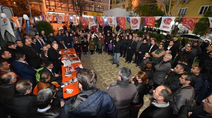 Başkan &Ccedil;er&ccedil;i&rsquo;ye havai fişekli karşılama