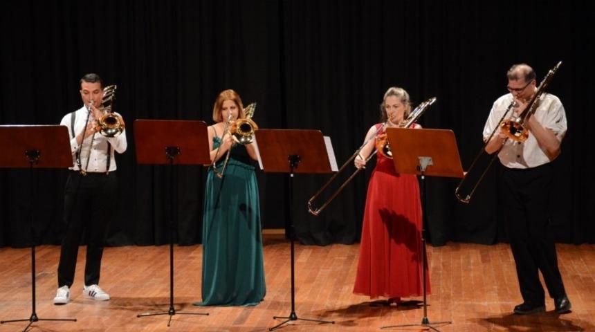 Salon 2003&rsquo;te &ldquo;T&uuml;rk Trambon Topluluğu Oda M&uuml;ziği Konseri&rdquo;