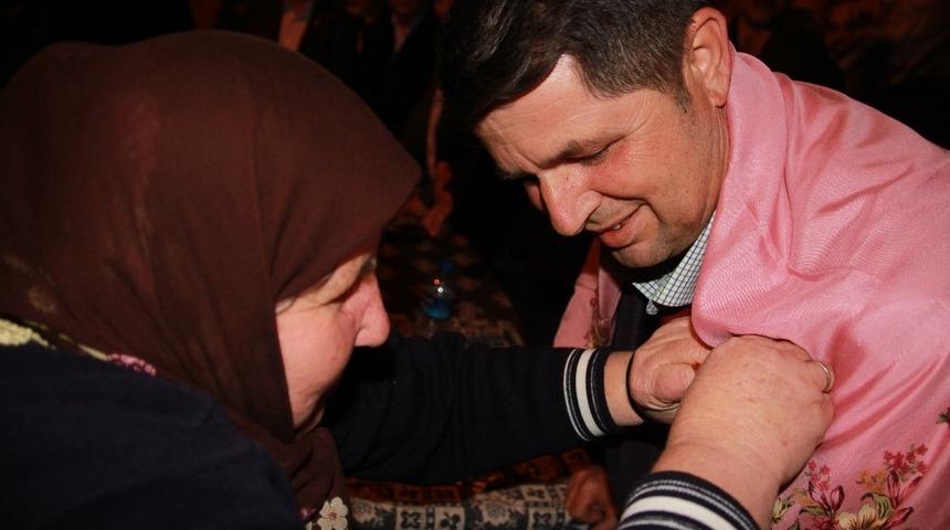 Baklak&ouml;y&rsquo;den Veli Tuna&rsquo;ya nazar boncuğu