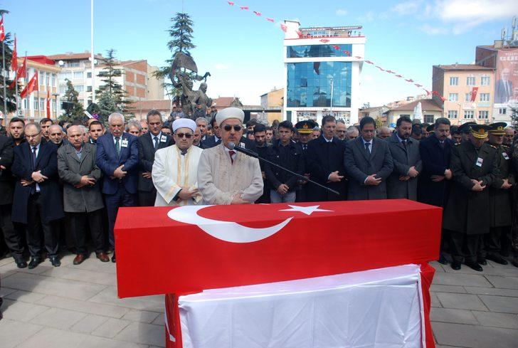 En acı veda! Tabutun üzerinden kimse kaldıramadı G4
