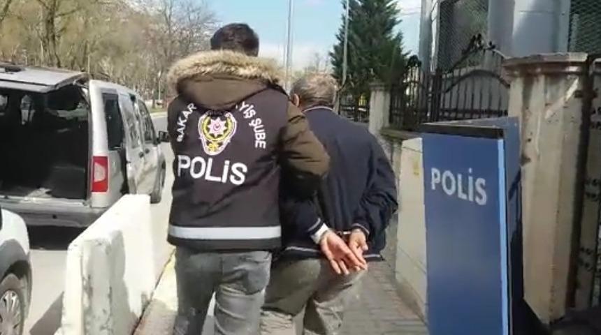 Baz İstasyonundan ak&uuml; &ccedil;alan hırsız yakalandı