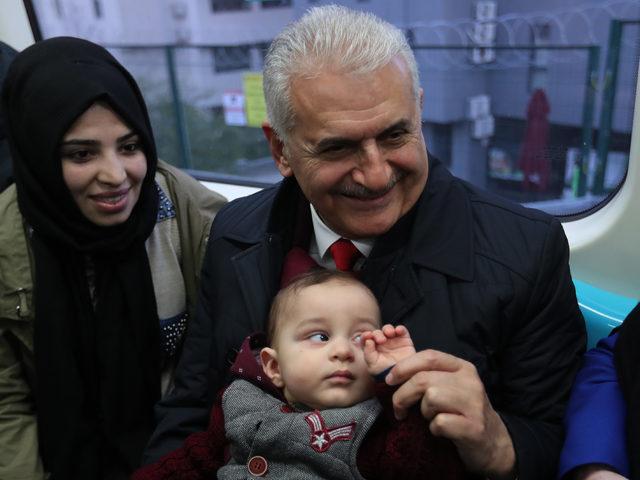 Binali - Semiha Yıldırım çifti Gebze-Halkalı treninde