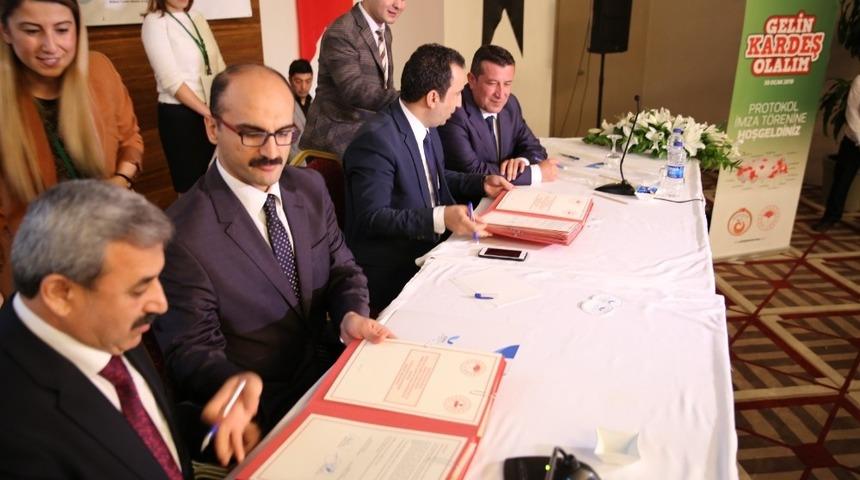 Gördes’te "Gelin Kardeş Olalım" projesi tanıtıldı