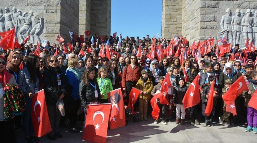 3 bin kişilik &Ccedil;anakkale kafilesi Aliağa&rsquo;ya d&ouml;nd&uuml;