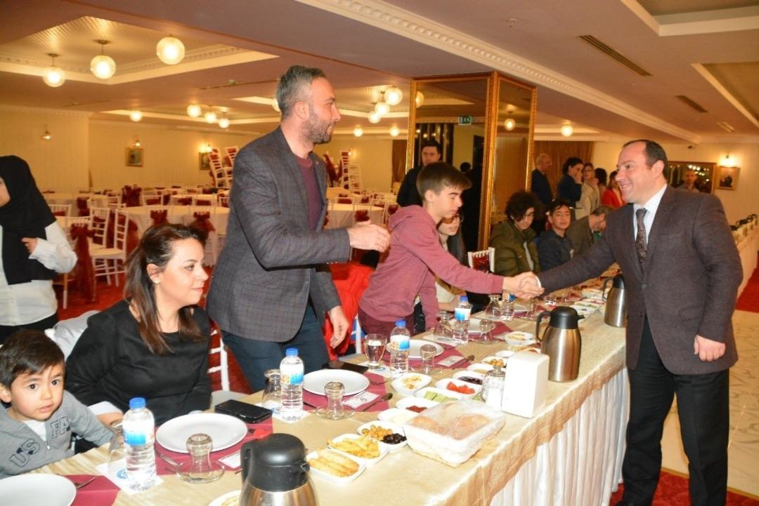 Başarılı &ouml;ğrencilere moral kahvaltısı