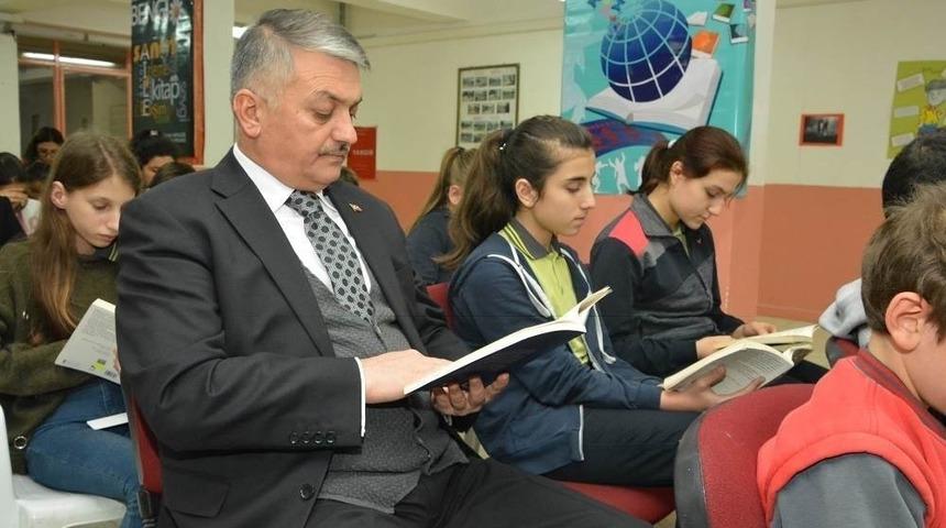 Vali Yazıcı&rsquo;dan, K&uuml;t&uuml;phane haftası mesajı