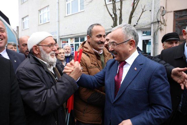 Hilmi Güler: “Biz ancak Allah’ın önünde eğiliriz”