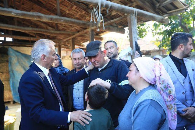 Yangında evleri yanan aileye Sevgi Eli sahip çıkacak