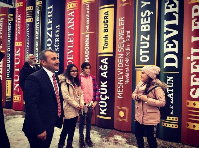 Tunceli’ye, kitap dekorları ayrı bir güzellik kattı