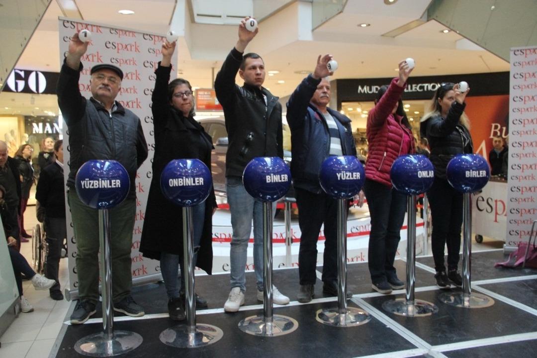 Espark&rsquo;tan ziyaret&ccedil;ilerine yeni yıl hediyesi