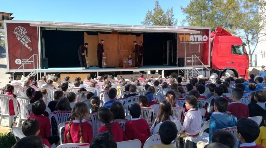 Kaş&rsquo;ta TIRATRO&rsquo;yla tiyatro keyfi