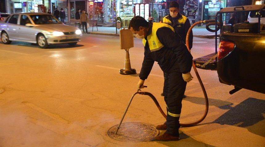 R&ouml;gar kapaklarında ila&ccedil;lama &ccedil;alışmaları