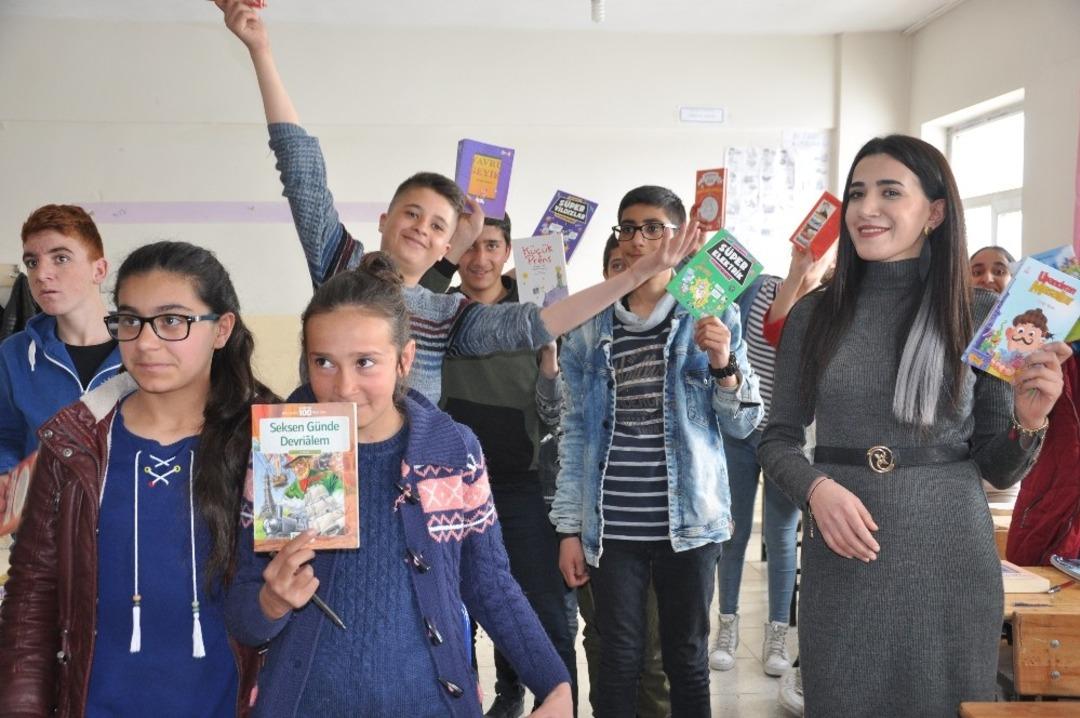 İstanbul&rsquo;dan Y&uuml;ksekova&rsquo;ya kitap desteği
