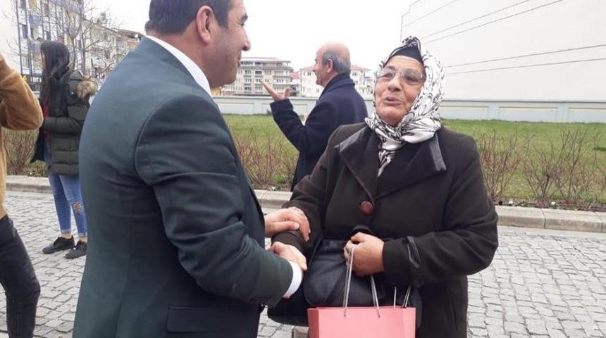 CHP Adayı G&ouml;k&ccedil;e esnaflarla buluştu