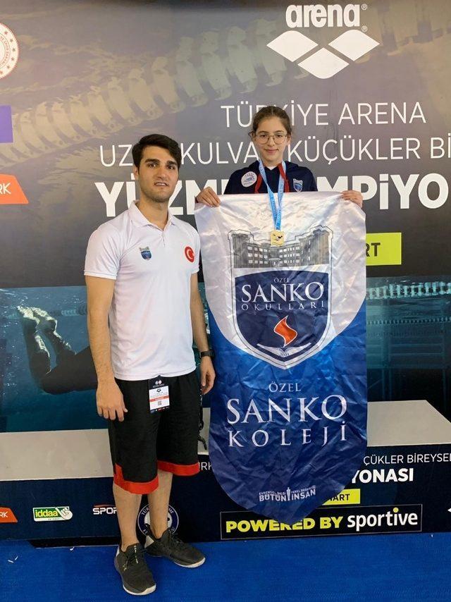 SANKO okulları sporcusu yüzmede Türkiye birincisi oldu